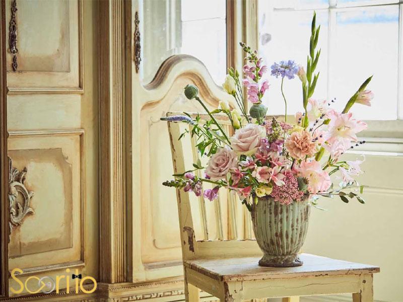 نگهداری و تازه نگه داشتن گل‌ها در گرما و گلدان روی میز