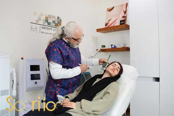 بهترین کلینیک درمان چروک و افتادگی پوست در تهران